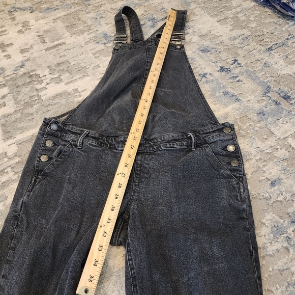 Gap Maternity Black Overalls. Size medium. - Picture 11 of 13